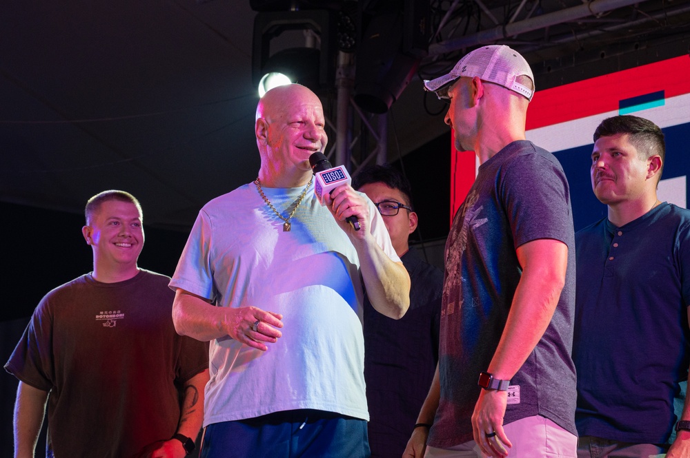 USO Holiday Tour brings morale to deployed members