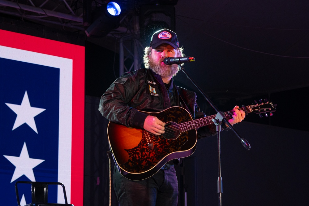 USO Holiday Tour brings morale to deployed members