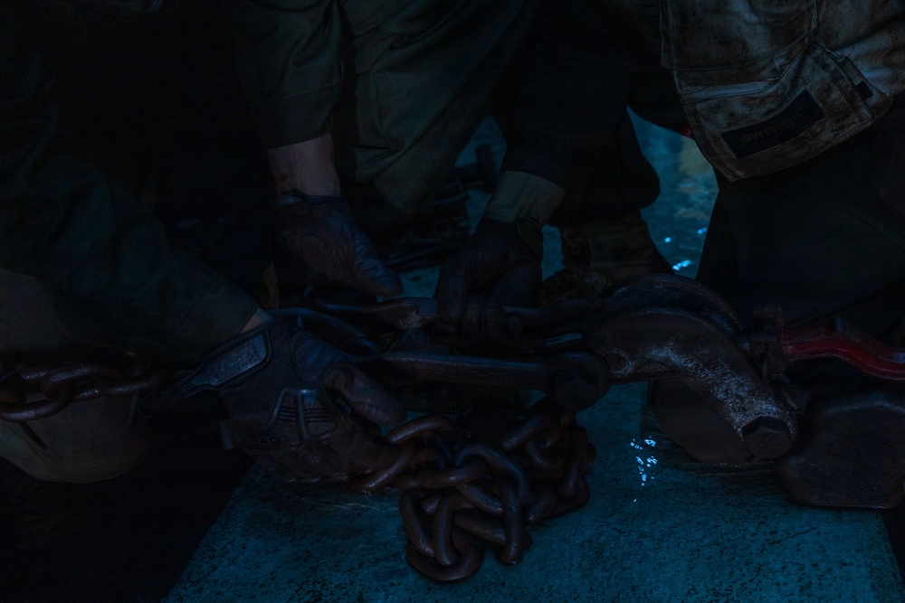 11th MEU Marines, Sailors Conduct Ship to Shore Movement