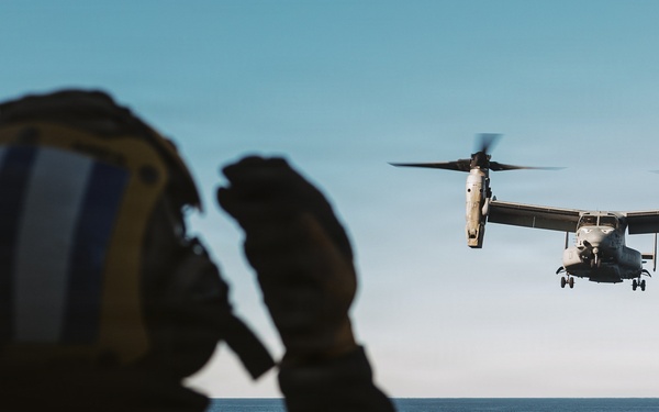 11th MEU Marines, Sailors Conduct Deck Landing Qualifications