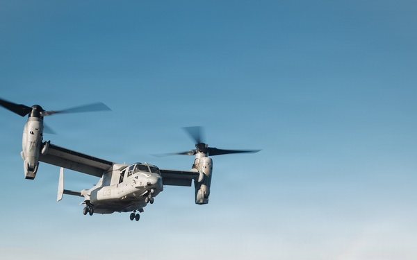 11th MEU Marines, Sailors Conduct Deck Landing Qualifications