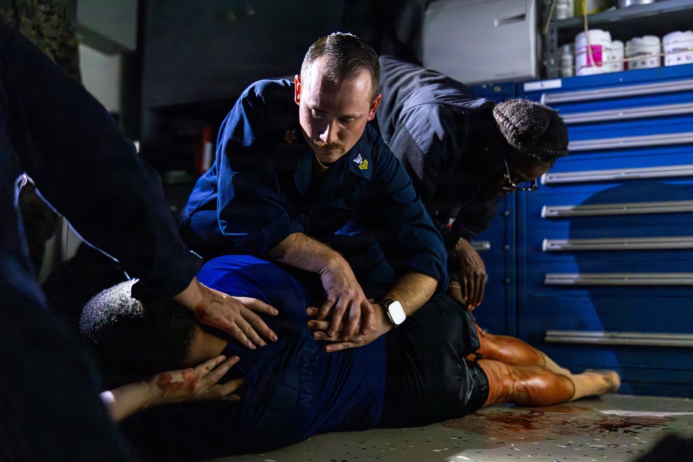 11th MEU Sailors Conduct Stretcher Bearer Training