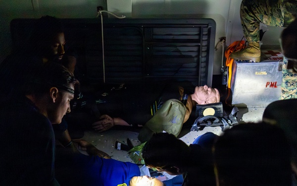 11th MEU Sailors Conduct Stretcher Bearer Training