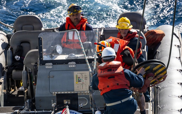 11th MEU Marines, Sailors Conduct Boat Operations