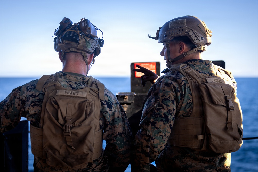 11th MEU Marines, Sailors Conduct Defensive Amphibious Task Force Training