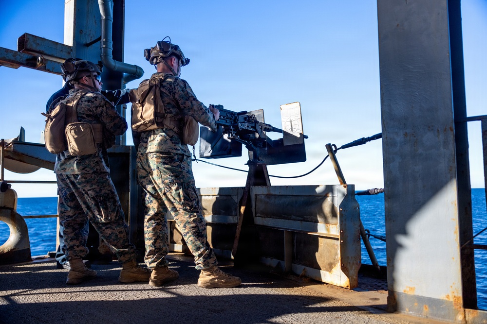 11th MEU Marines, Sailors Conduct Defensive Amphibious Task Force Training