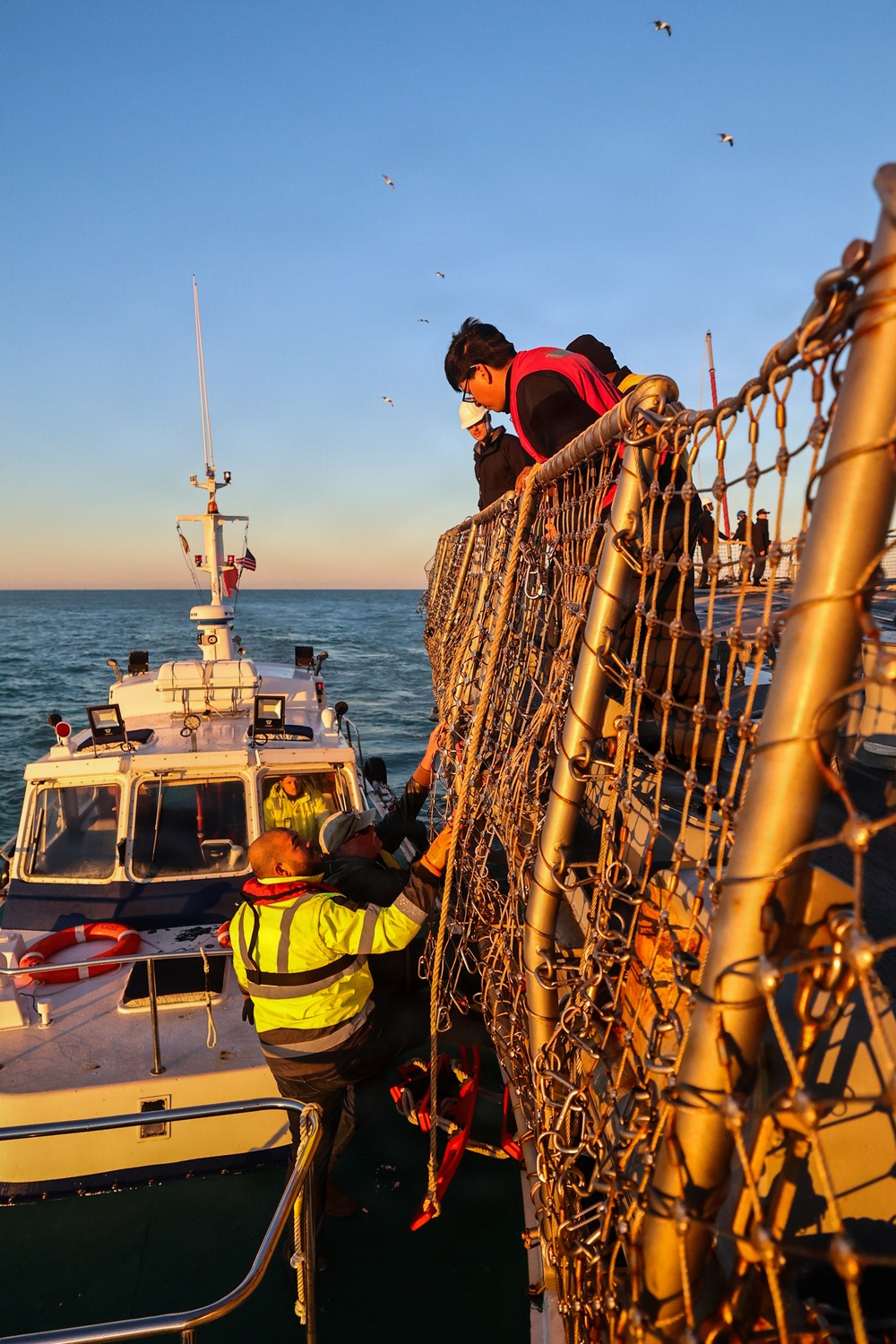 USS Paul Ignatius (DDG 117) pulls into Naval Station Rota, Spain