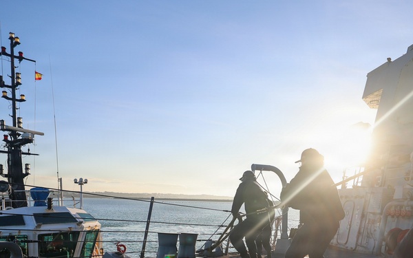 USS Paul Ignatius (DDG 117) goes Underway