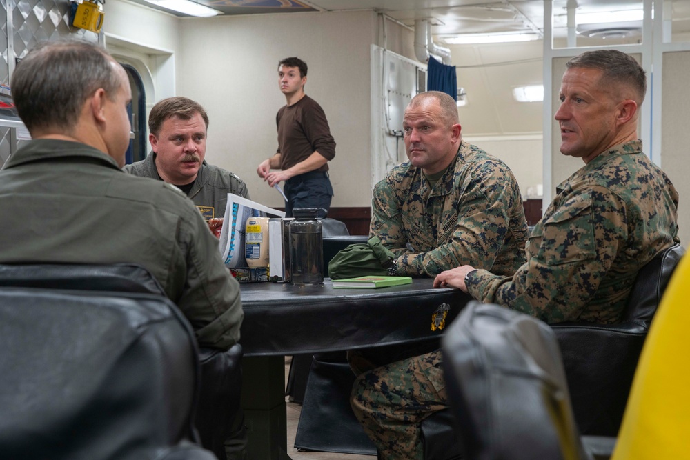 MRF-SEA Marines Visit CTF-70, USS George Washington Leaders
