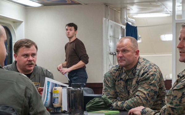 MRF-SEA Marines Visit CTF-70, USS George Washington Leaders