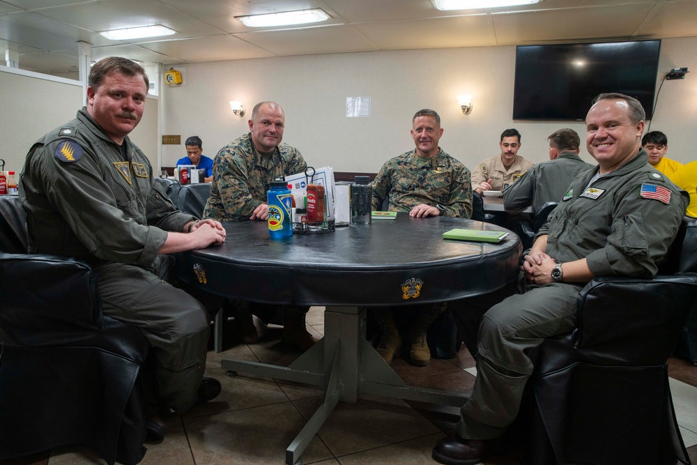 MRF-SEA Marines Visit CTF-70, USS George Washington Leaders