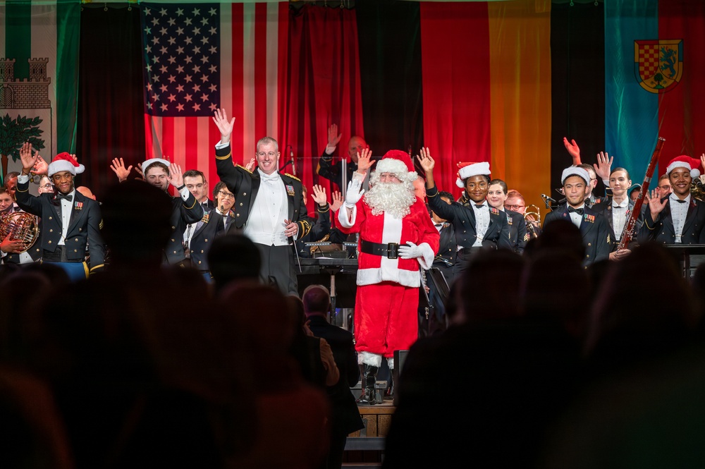 USAREUR-AF Band &amp; Chorus strengthens European community ties during 2025 Holiday Tour to six cities