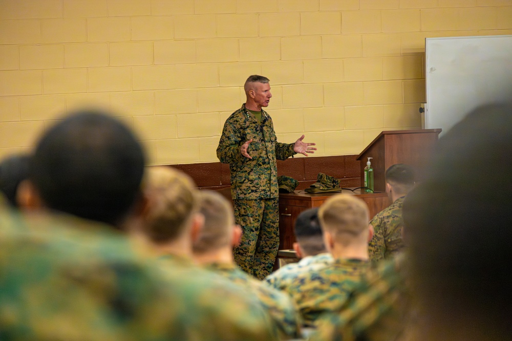 The Commandant, Gen. Eric M. Smith and the Sergeant Major of the Marine Corps, Carlos A. Ruiz visit The Basic School instructors and students