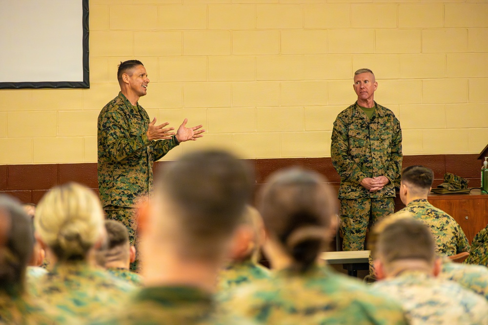 The Commandant, Gen. Eric M. Smith and the Sergeant Major of the Marine Corps, Carlos A. Ruiz visit The Basic School instructors and students