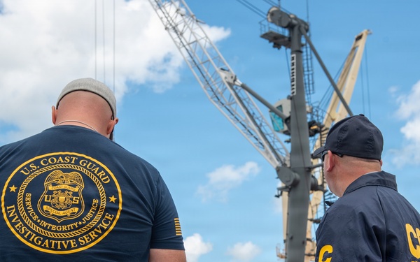 Coast Guard conducts cargo vessel inspection at Port of Cleveland