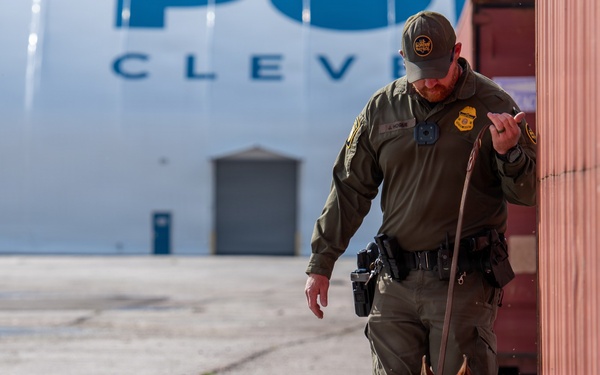 Coast Guard conducts cargo vessel inspection at Port of Cleveland