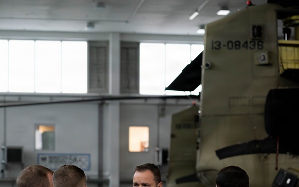 Bundeswehr Visits 12th CAB to Prep for Chinook Acquisition