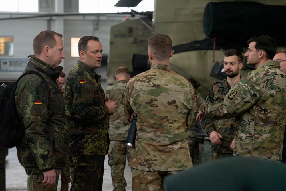 Bundeswehr Visits 12th CAB to Prep for Chinook Acquisition