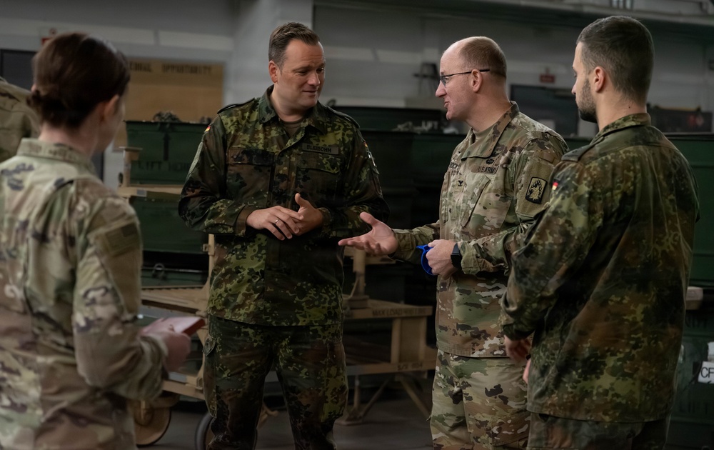 Bundeswehr Visits 12th CAB to Prep for Chinook Acquisition