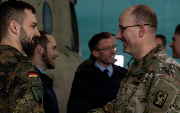 Bundeswehr Visits 12th CAB to Prep for Chinook Acquisition