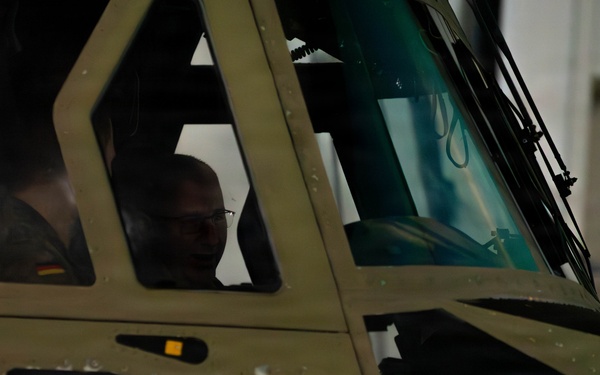Bundeswehr Visits 12th CAB to Prep for Chinook Acquisition