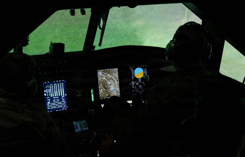 Bundeswehr Visits 12th CAB to Prep for Chinook Acquisition