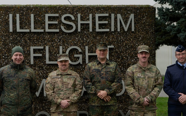 Bundeswehr Visits 12th CAB to Prep for Chinook Acquisition