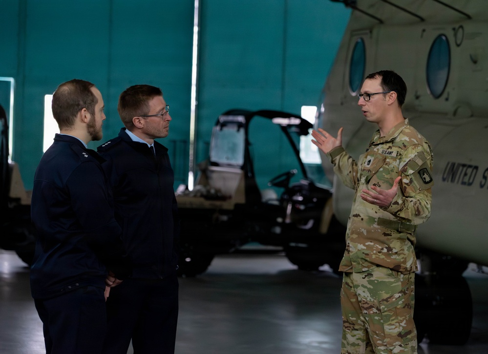 Bundeswehr Visits 12th CAB to Prep for Chinook Acquisition