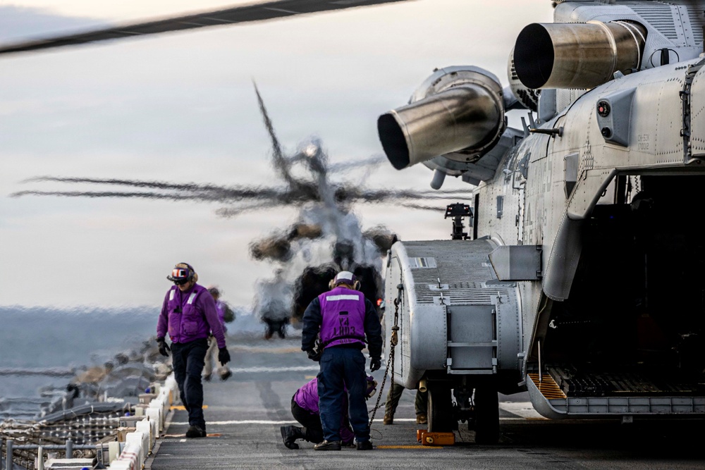 USS Kearsarge Conducts Flight Operations
