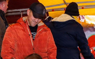 MCBQ and MCCS Host 2025 Holiday Festival