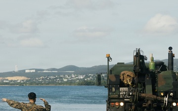 22nd MEU(SOC) | LCAC Offload in Puerto Rico