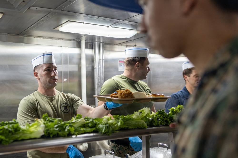 22nd MEU(SOC) | Marines Celebrate Thanksgiving Aboard USS San Antonio