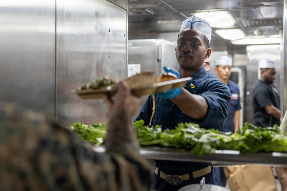 22nd MEU(SOC) | Marines Celebrate Thanksgiving Aboard USS San Antonio