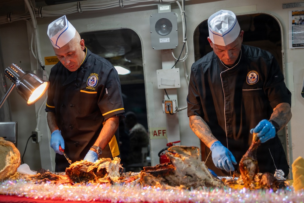 22nd MEU(SOC) | Marines Celebrate Thanksgiving Aboard USS San Antonio