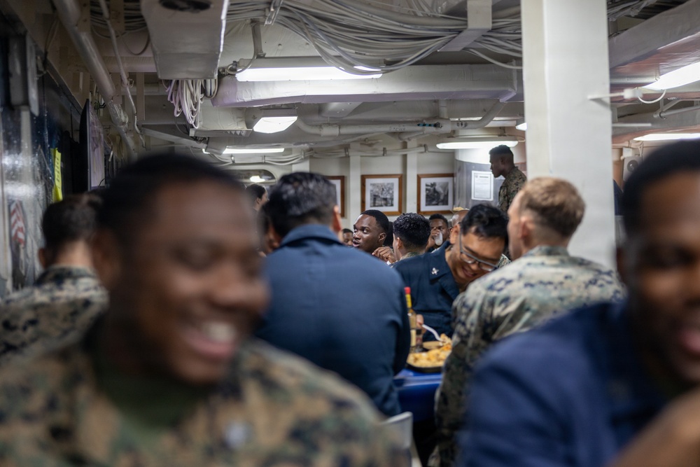 22nd MEU(SOC) | Marines Celebrate Thanksgiving Aboard USS San Antonio