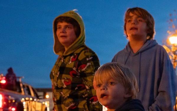 Dover AFB kicks off the holiday season with annual parade and tree lighting