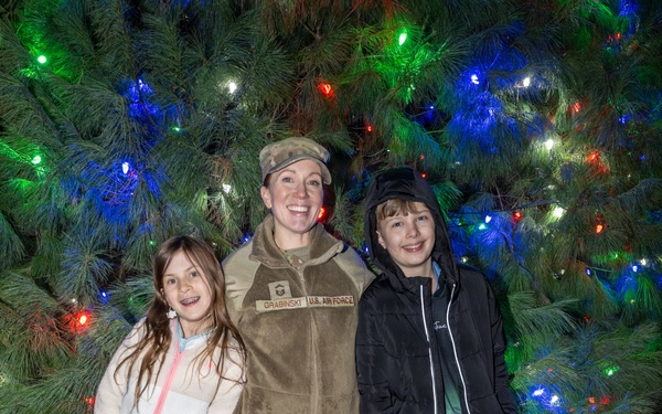 Dover AFB kicks off the holiday season with annual parade and tree lighting
