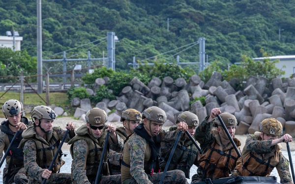 31st MEU | India Co. conducts boat ops refreshers during MEUEX