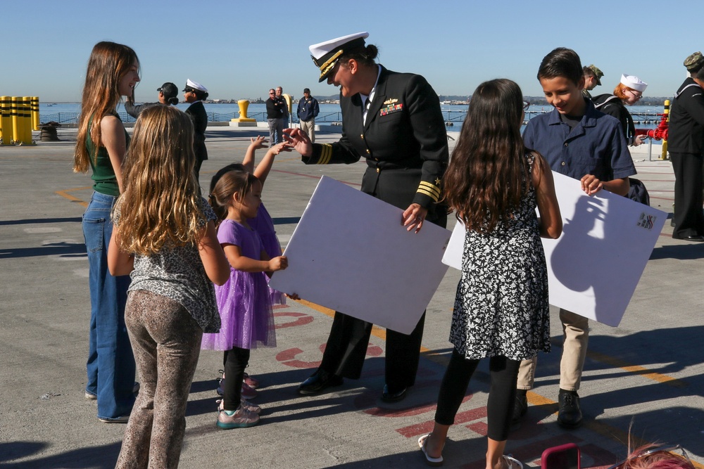 USS Pierre (LCS 38) Arrives at Homeport for the First Time