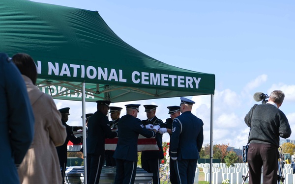 Senior Master Sgt. Troy Hall honored with military funeral at Arlington National Cemetery