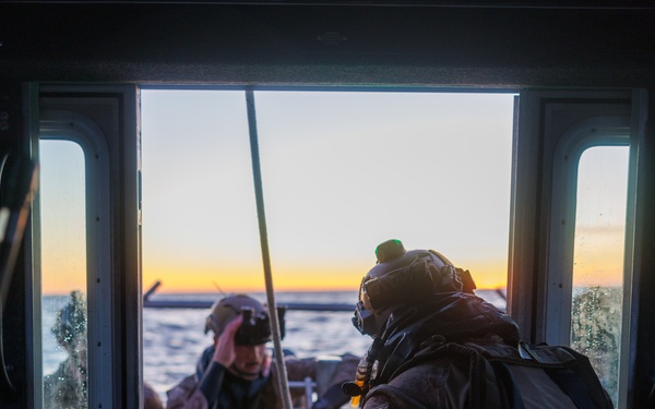 1st Recon Marines helocast from CH-53E Super Stallion during Steel Knight 25