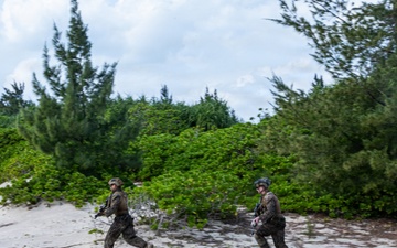 31st MEU | India Co. conducts simulated small boat raid during MEUEX
