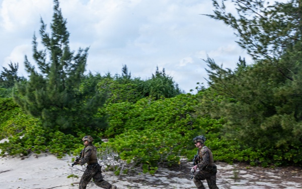 31st MEU | India Co. conducts simulated small boat raid during MEUEX