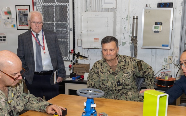 VCNO Kilby Visits Norfolk Naval Shipyard Dec. 2