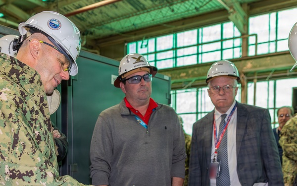 VCNO Kilby Visits Norfolk Naval Shipyard Dec. 2