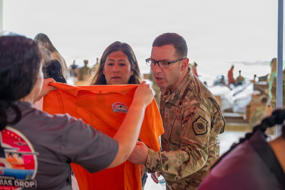 Distinguished visitors, global partners build bundles during OCD 25