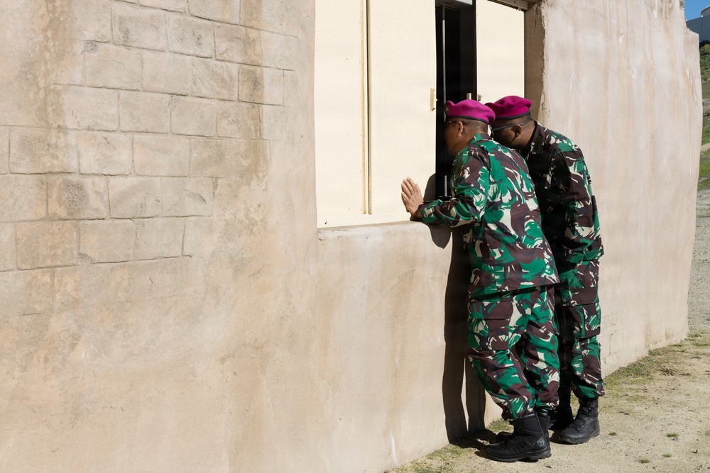 Multilateral key military leaders observe operations during Steel Knight 25