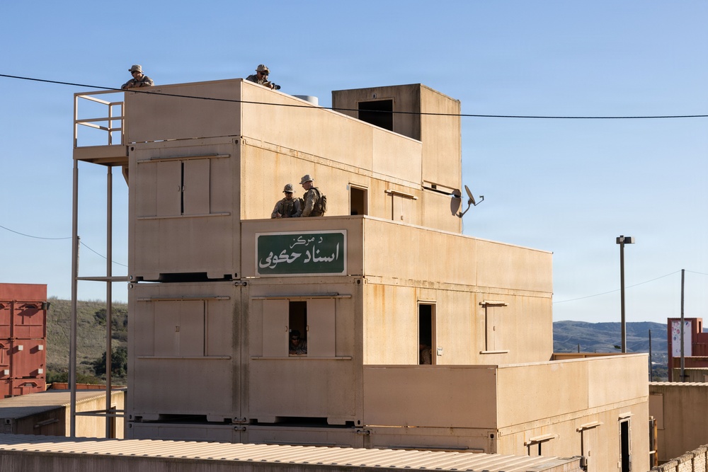 1st Bn., 5th Marines reinforces simulated embassy during Steel Knight 25