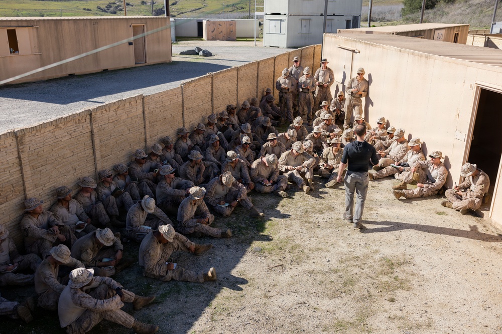 1st Bn., 5th Marines reinforces simulated embassy during Steel Knight 25