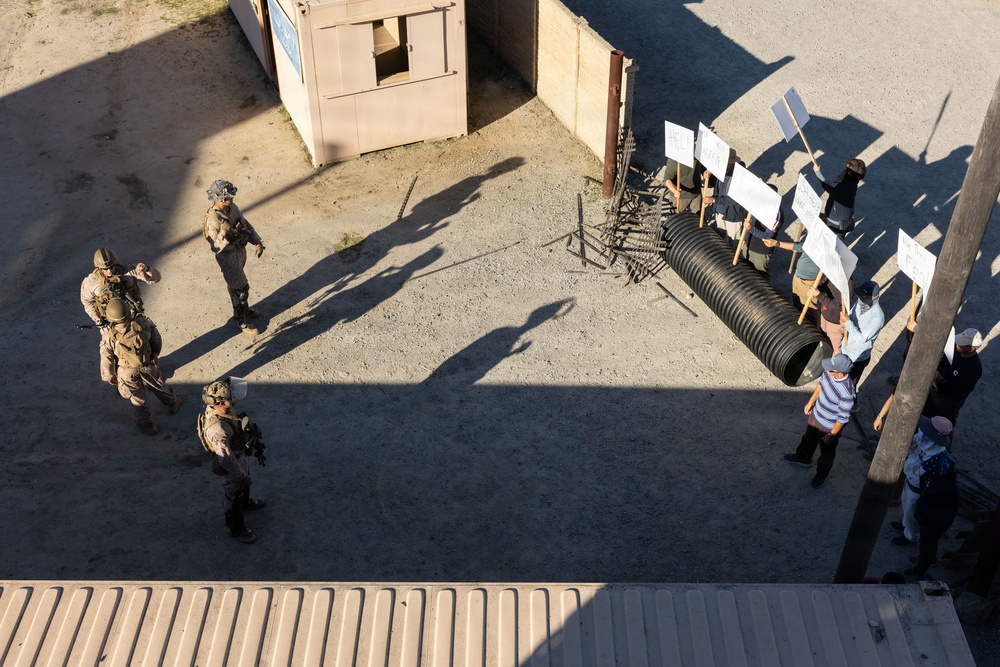 1st Bn., 5th Marines reinforces simulated embassy during Steel Knight 25